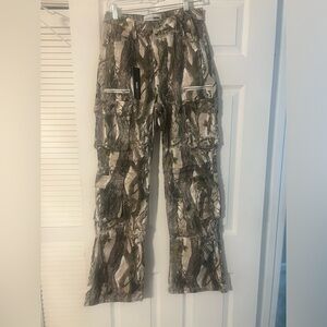 Fashion Nova High Waist Size 11 Camo cargo jeans